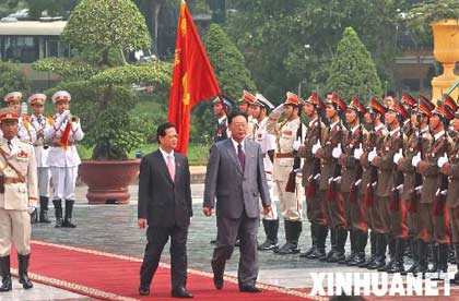 越南总理同中资企业代表举行座谈