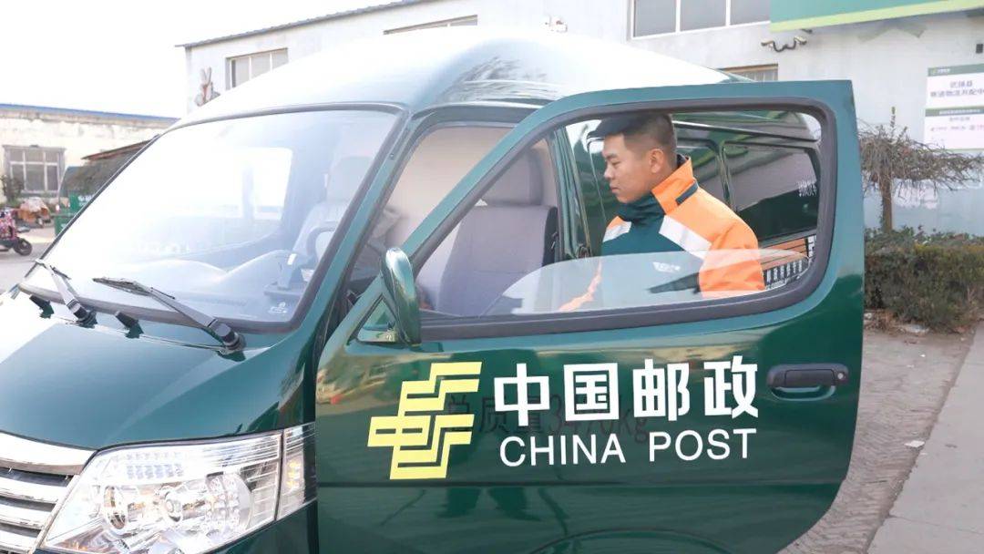 无人快递车助力乡村物流 打通“最后一公里”