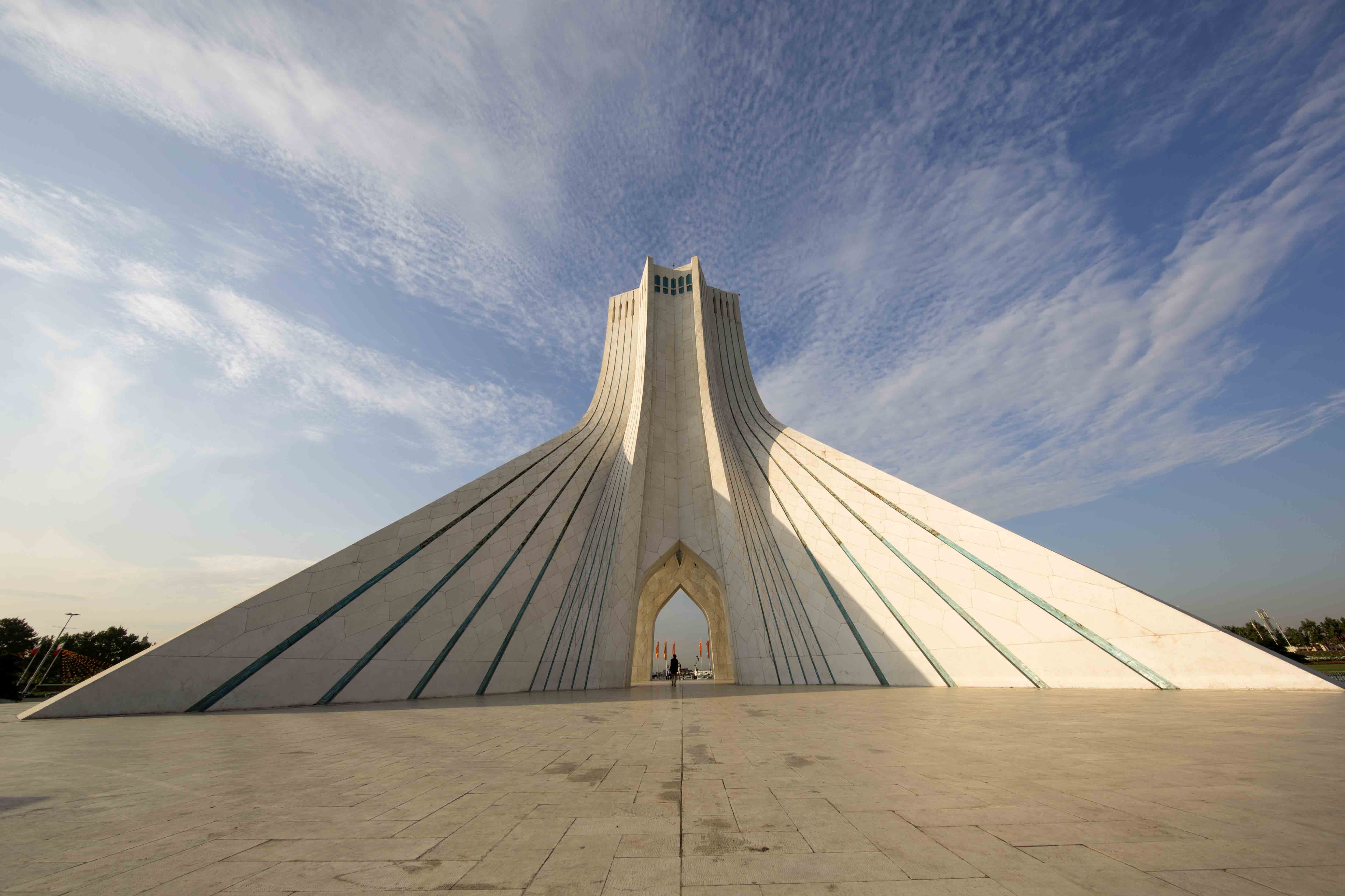 德黑兰时报编译版：德黑兰举办欧亚贸易展览会，200个外国代表团参加