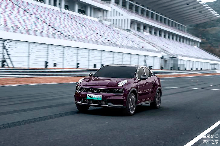 融创中国：2024年有息负债同比减少181.6亿元