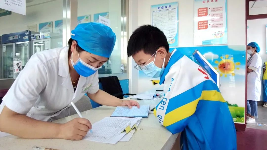 转载特写｜跨越国界的医者传承――中冈医生师徒三代同台手术记