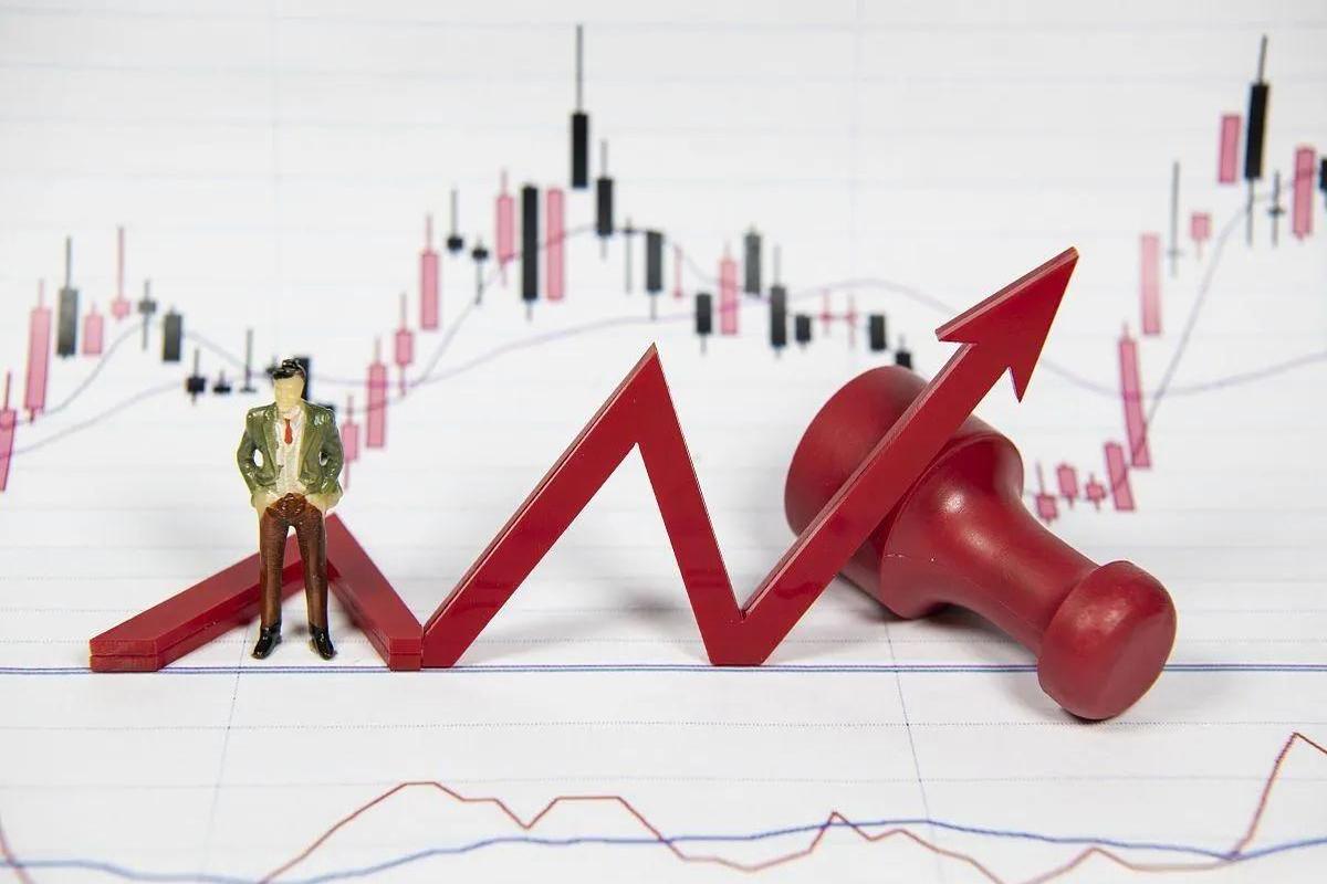 “对等关税”政策下债基“冰火两重天”，98.65%长期纯债基金迎来上涨，多只转债基金净值跌幅逼近10%