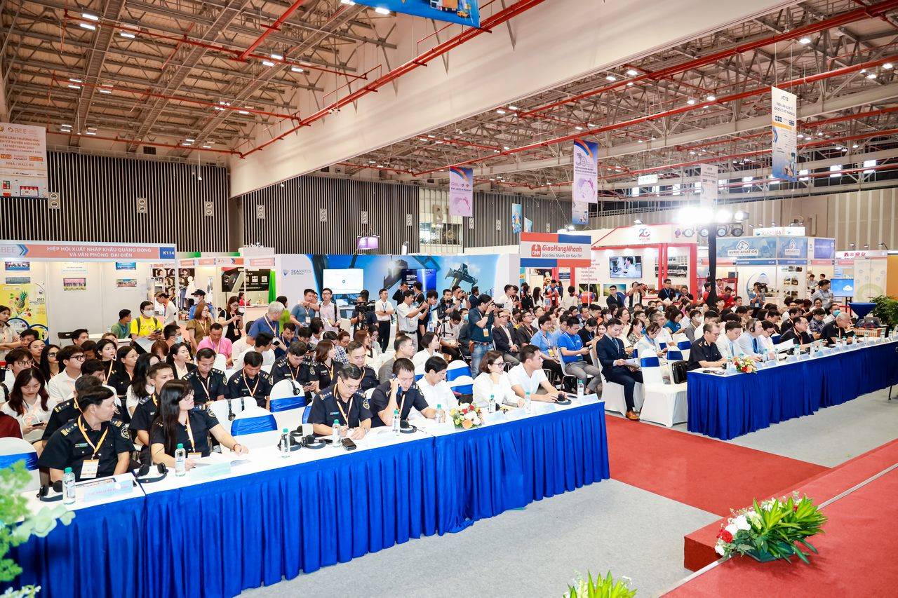 越南力争2025年涉企审批100%网上办理