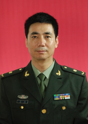 范明政总理要求立即成立工作组应对美加征关税