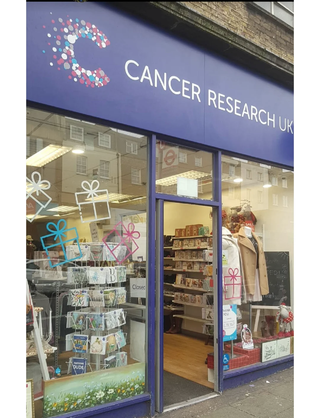 英国商店价格降幅收窄，零售商面临税负上涨压力