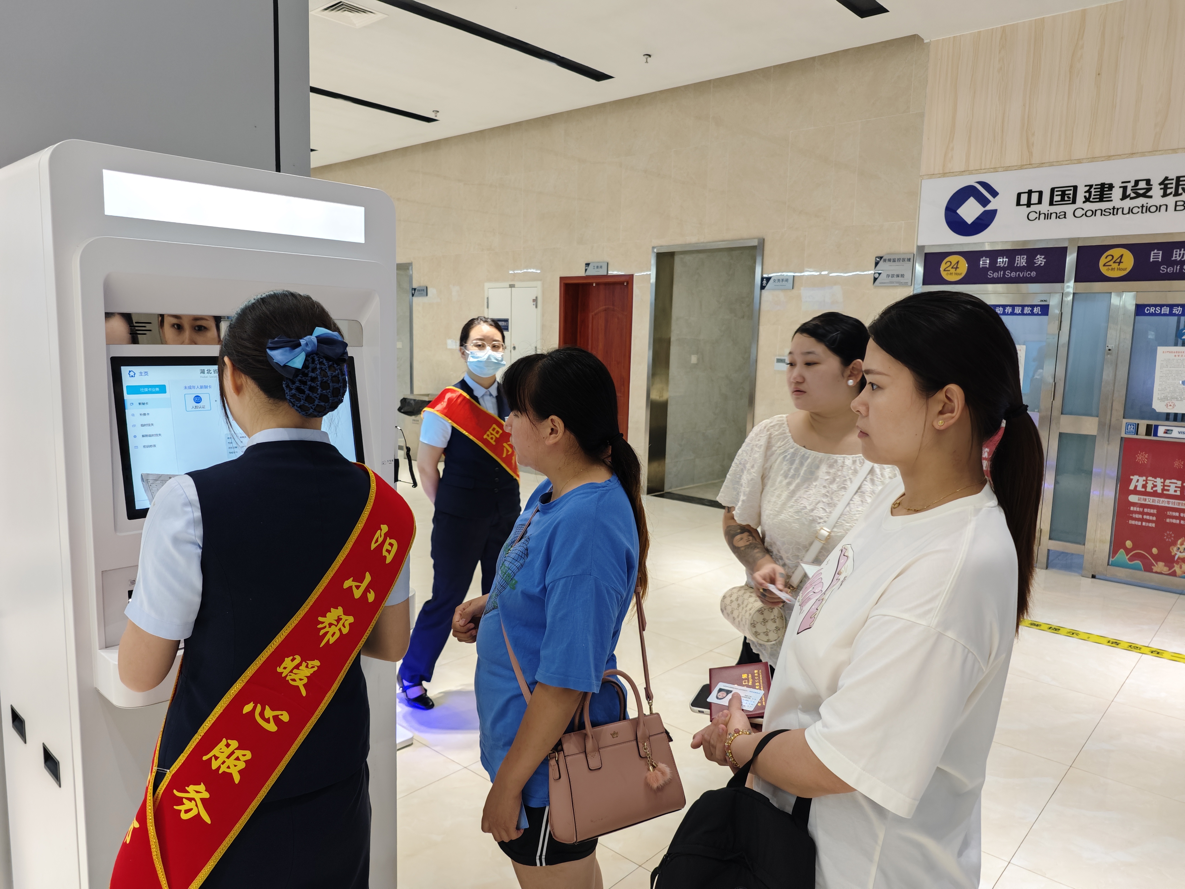 中央部署财政政策:加快发债,兜牢“三保”底线