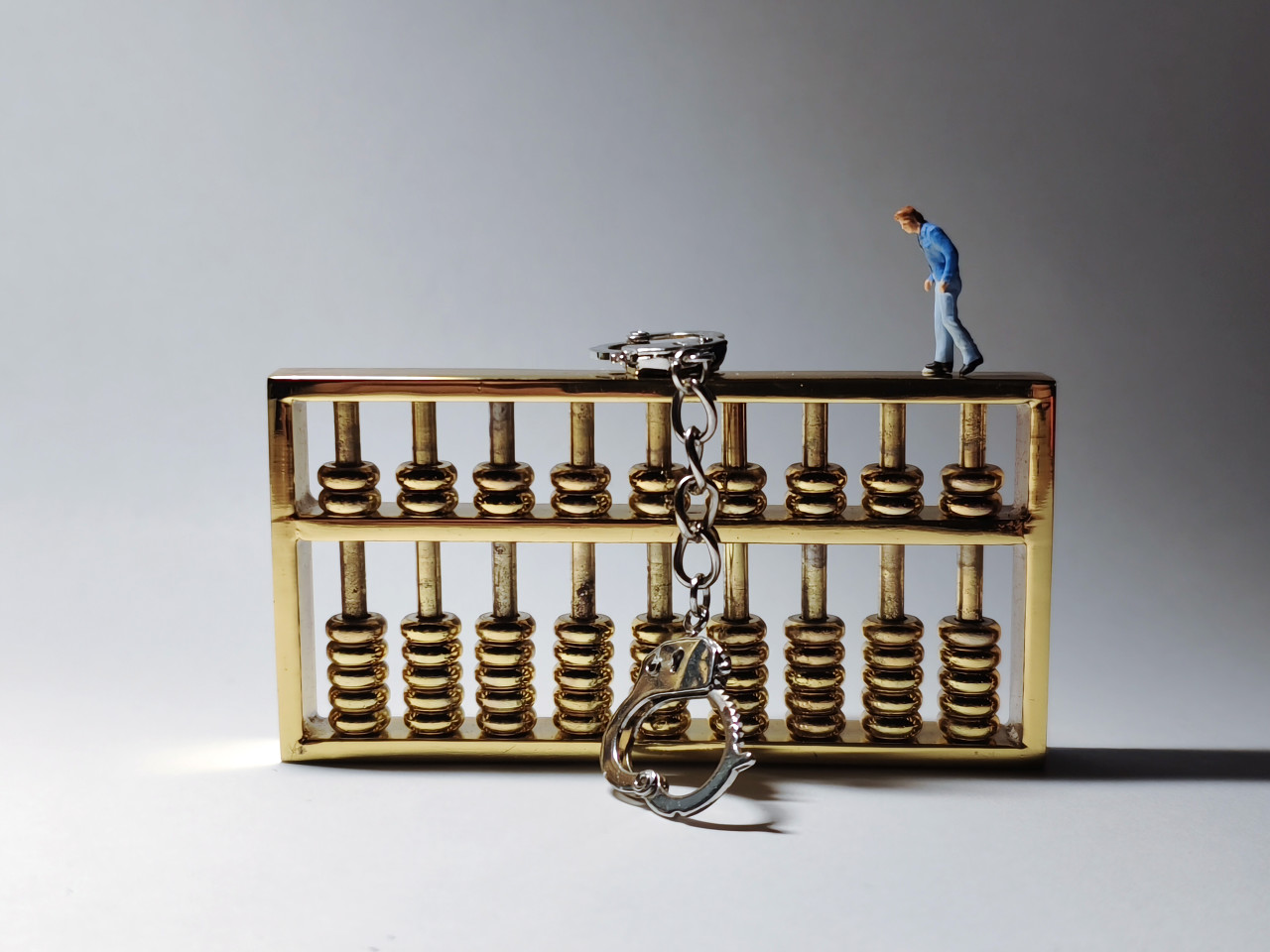 债市公告精选(4月29日)|广汇汽车服务涉及17.297亿元重大诉讼与17.117亿元债务逾期;友发集团一季度净利润1.33亿元,同比增长9680.17%