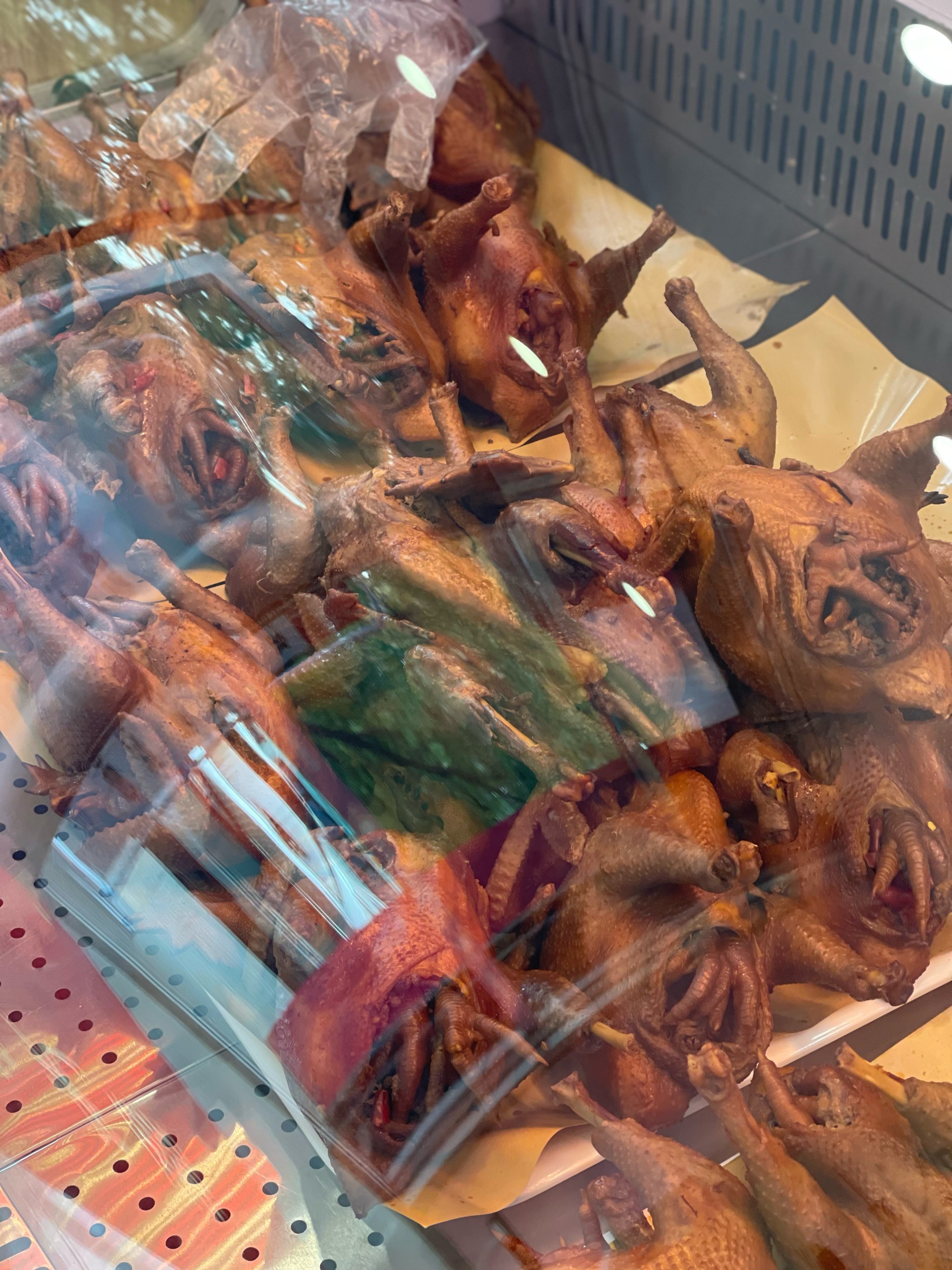 卤味头部企业研发强度创新高，毛利率显著提升，公司上市13年来持续稳定分红