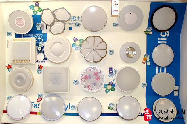 欧普照明营利双降，两大市场双双承压，“重销售轻研发”标签浓厚，产品质量亮红灯