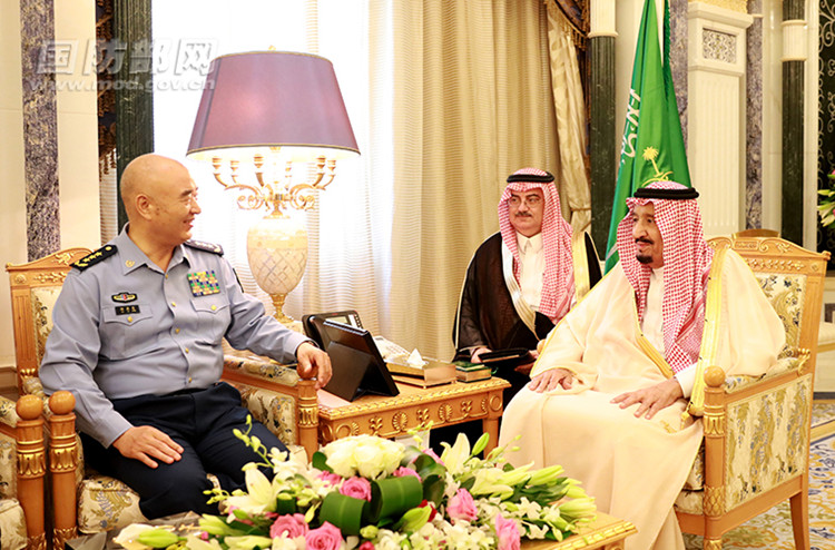 陈海平总领事会见泰国商会副会长初萨