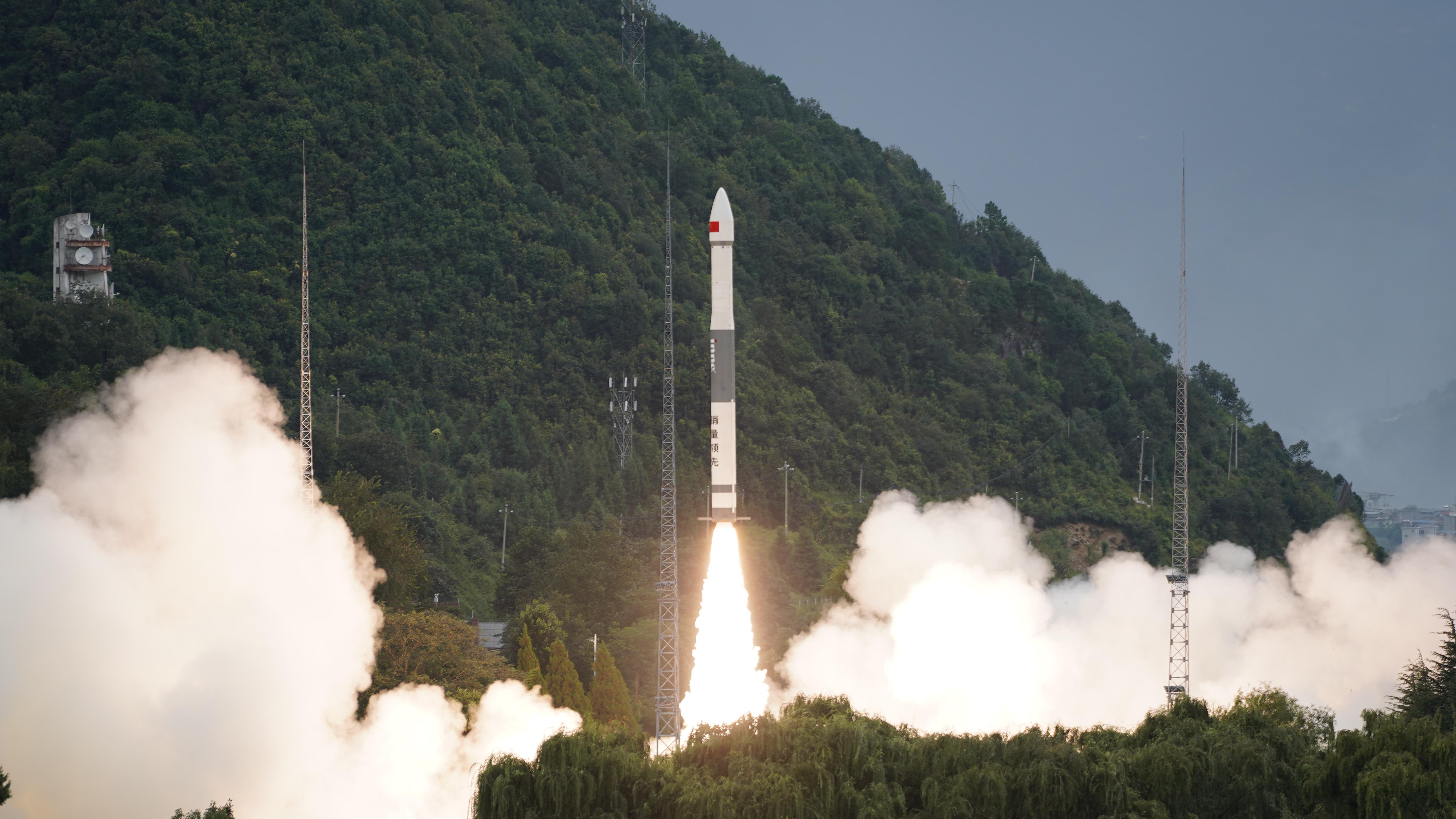 我国成功发射太空计算卫星星座