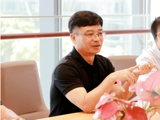 官方通报！医药巨头原董事长被“双开”，撤销荣誉称号！