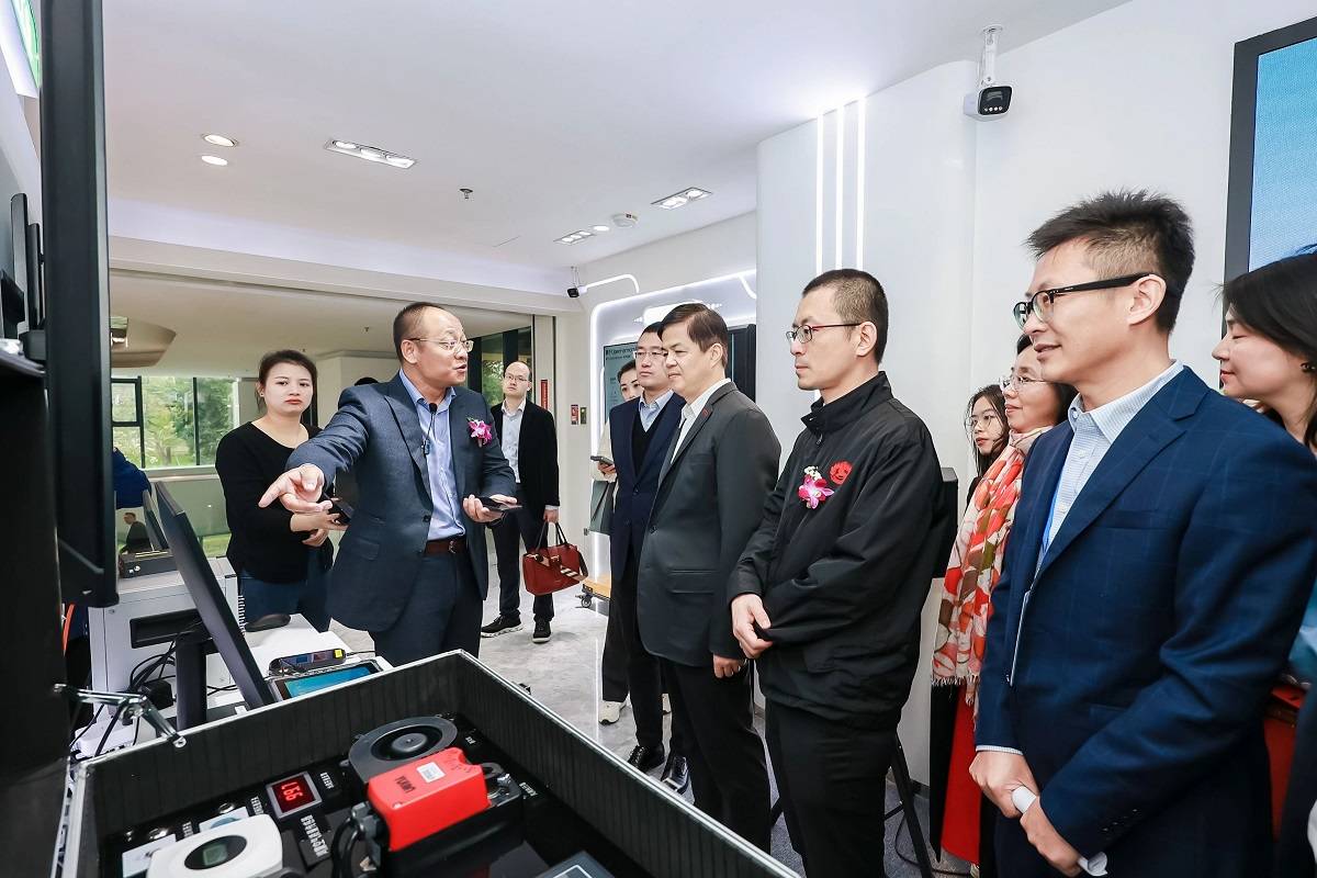 诚迈科技亮相2025开源鸿蒙开发者大会