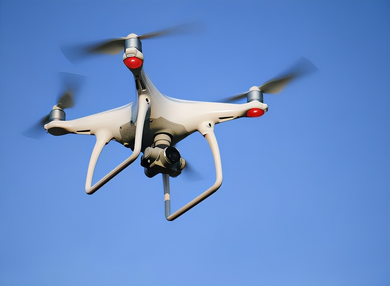 无人机行业新工种： ST观典颁发首批无人机装检调工认证