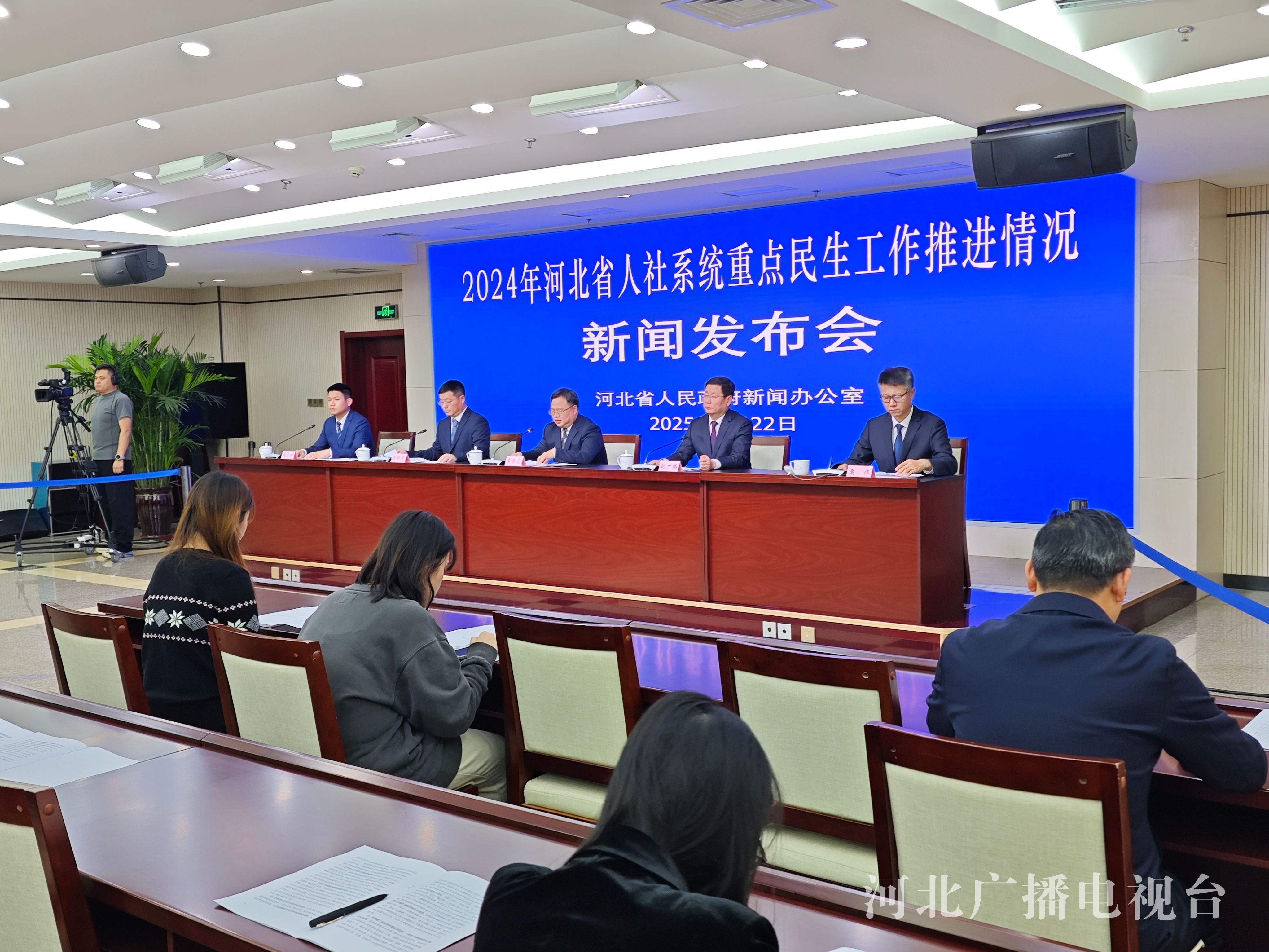 2024年城镇单位就业人员工资平稳增长