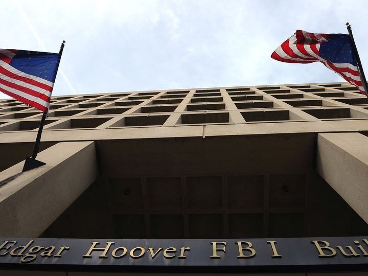 FBI启动调查！白宫办公厅主任手机疑被“黑” ！