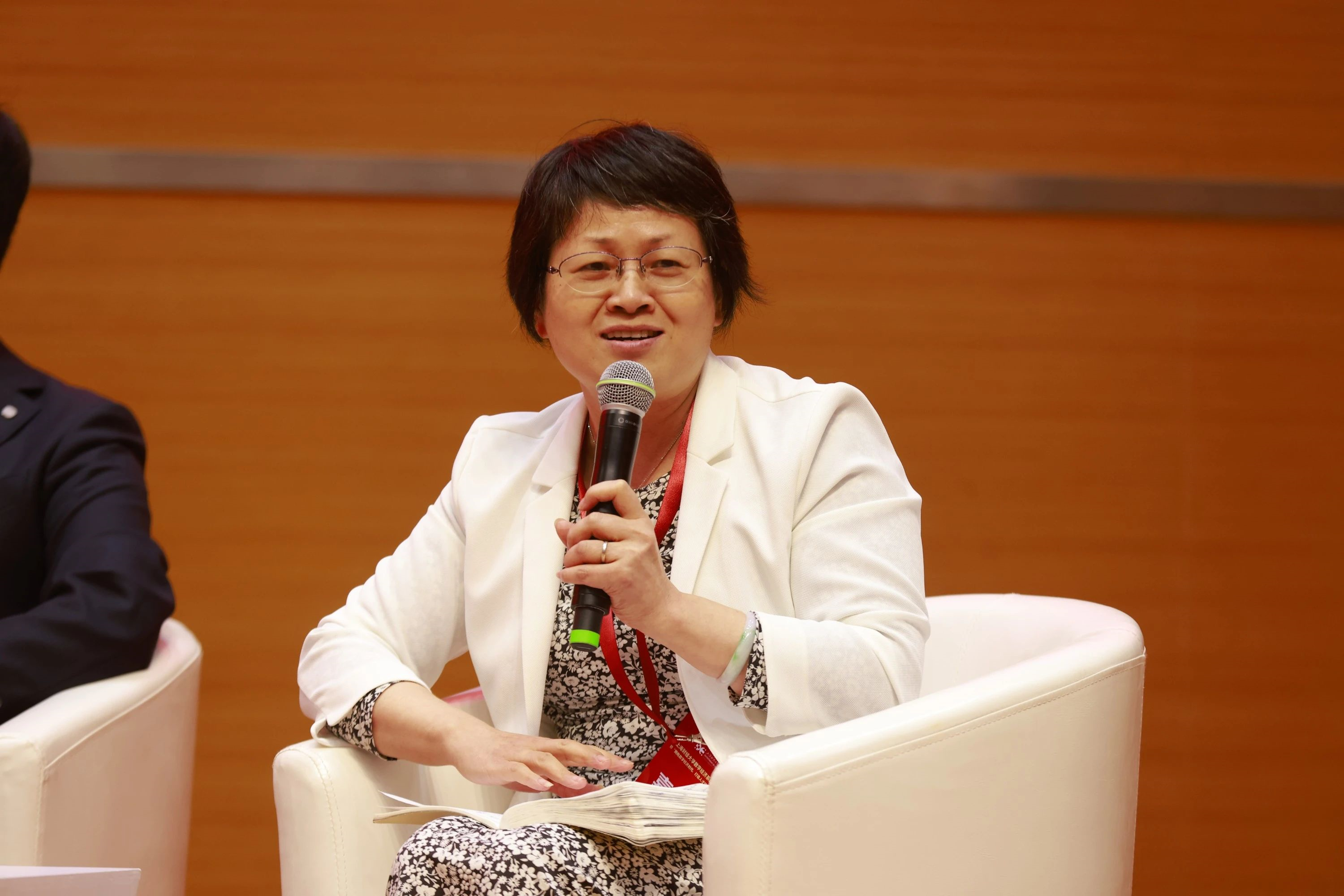 韩经济界赴法国参加韩法特别圆桌会讨论经济合作方案