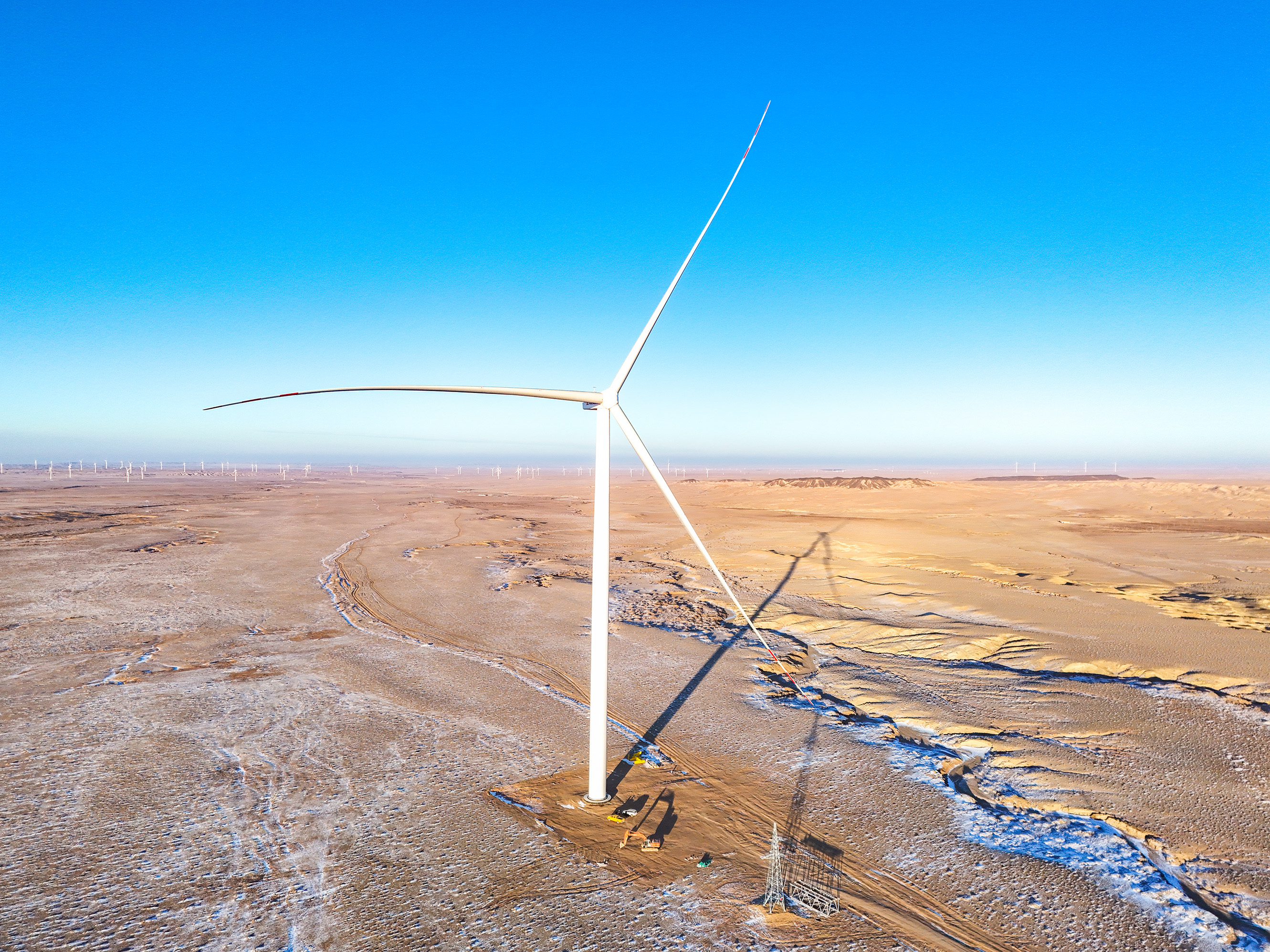 国内单体规模最大陆上风电项目全容量并网发电