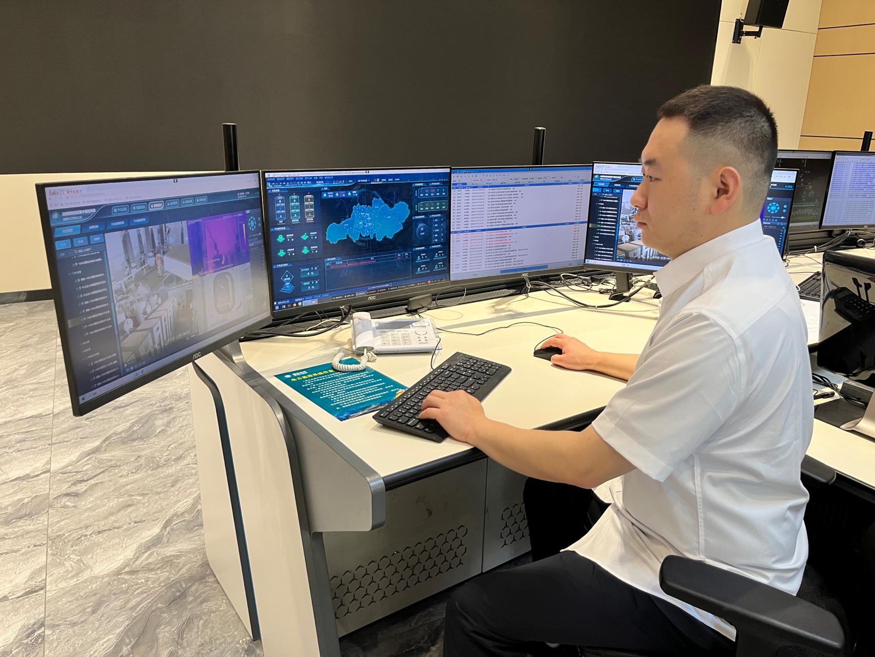 浙江绍兴：“机器狗”上岗助力迎峰度夏