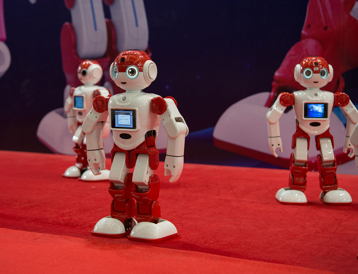 在北京，机器人“闯”出大世界