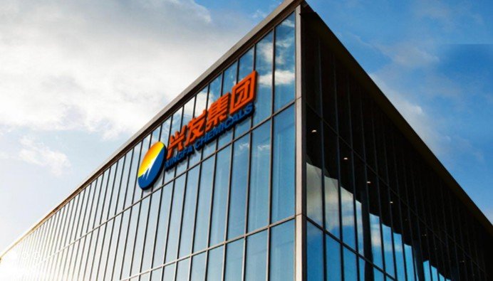 兴发集团：公司原料暂未直接供应泡泡玛特