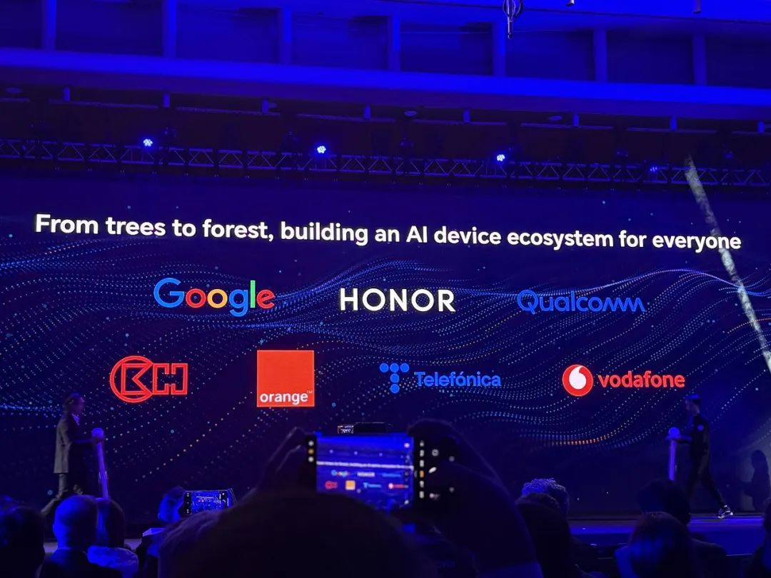 荣耀CEO李健：AI正在完成从“思考”到“行动”的关键跨越