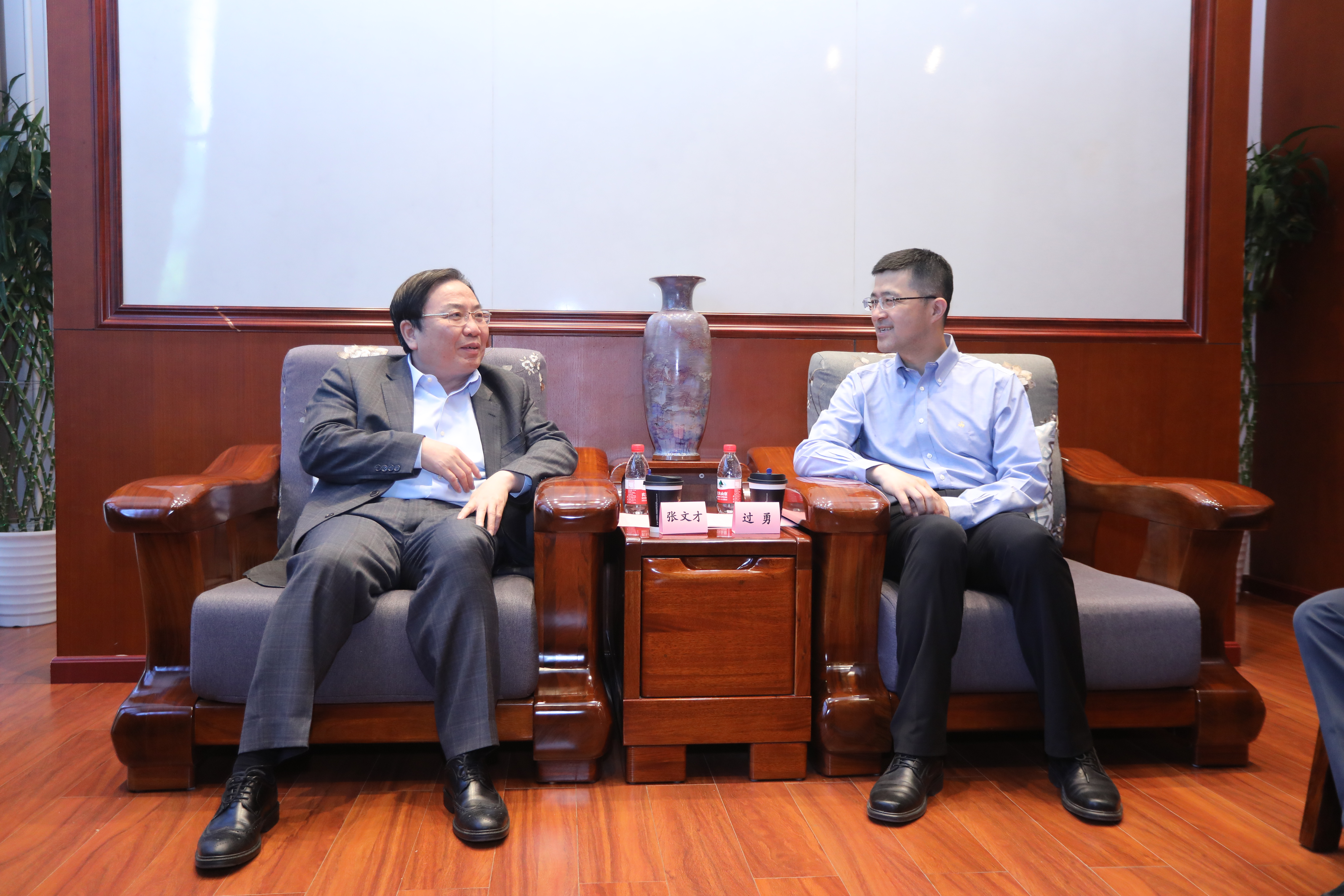 中国进出口银行发行100亿元支持上海稳外贸促发展主题债券