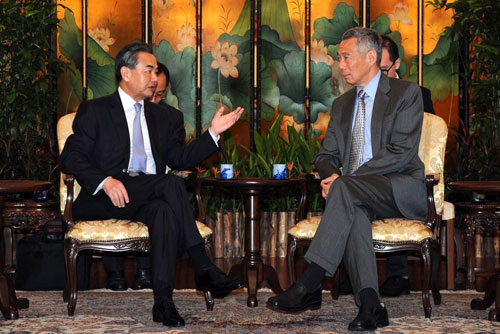 越总理范明政会见旅法越侨专家和知识分子