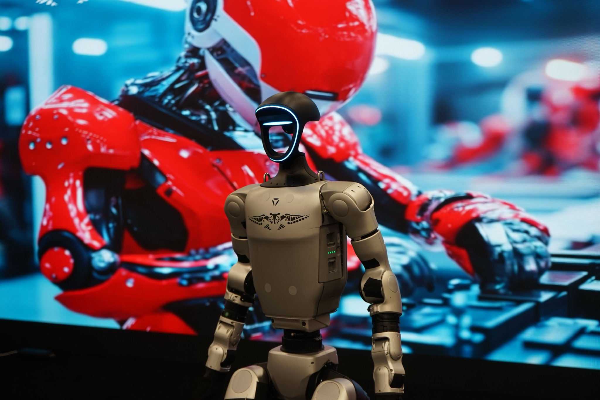 【财闻联播】美国20州起诉特朗普！什么情况？宇树发布人形机器人“App Store”