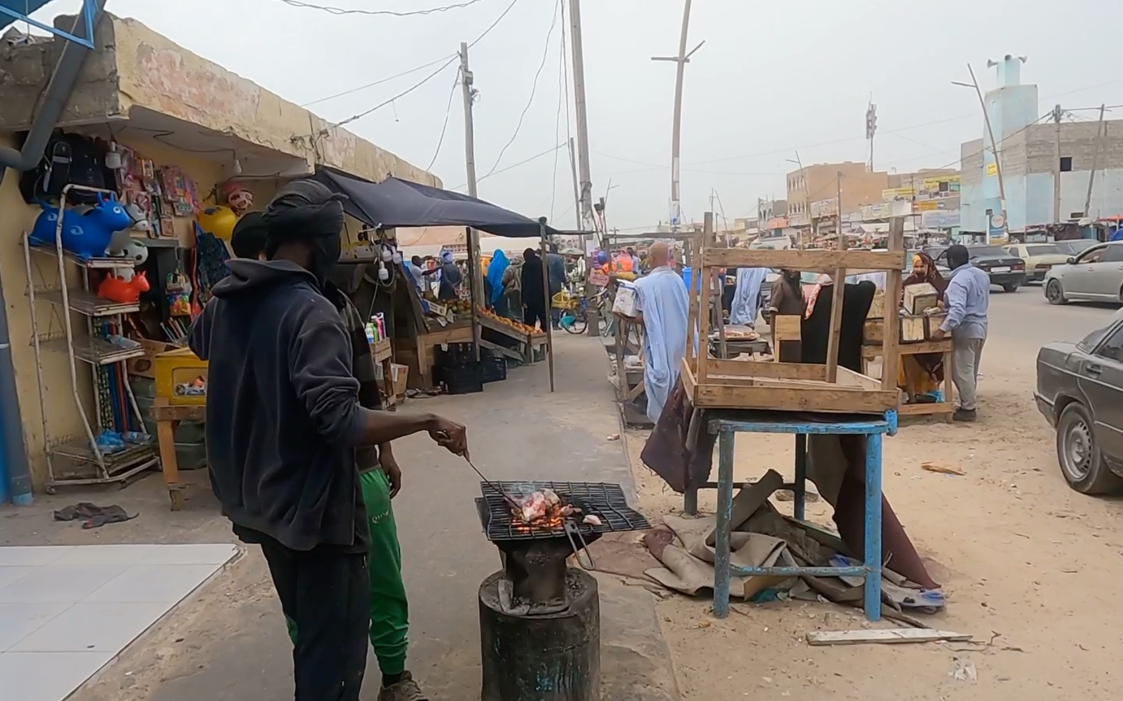 毛里塔尼亚总统在努瓦迪布主持重点发展项目落成仪式