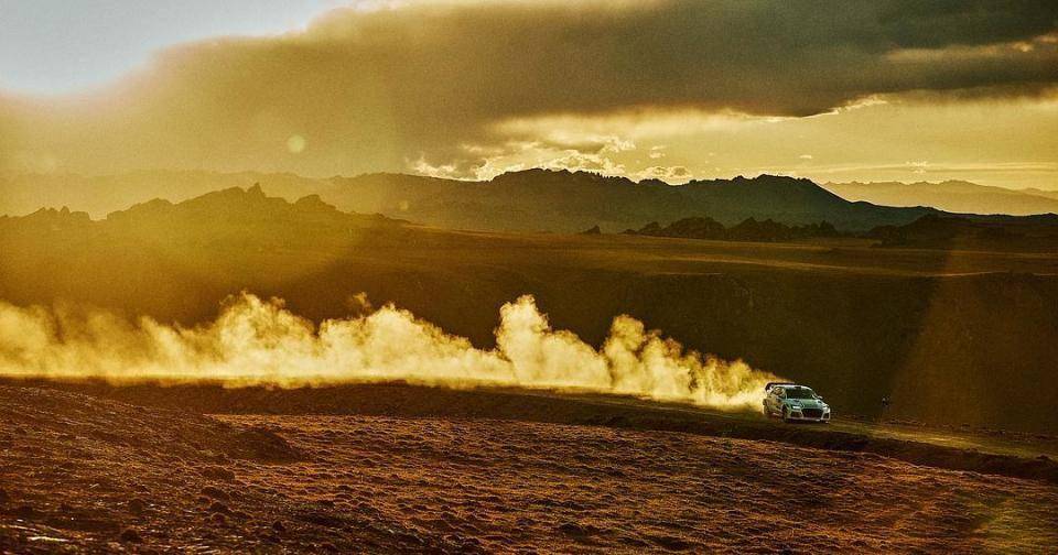 沈腾、朱一龙、易烊千玺…大年初一，新作亮相！《飞驰人生3》领跑，春节档预售票房破3亿元