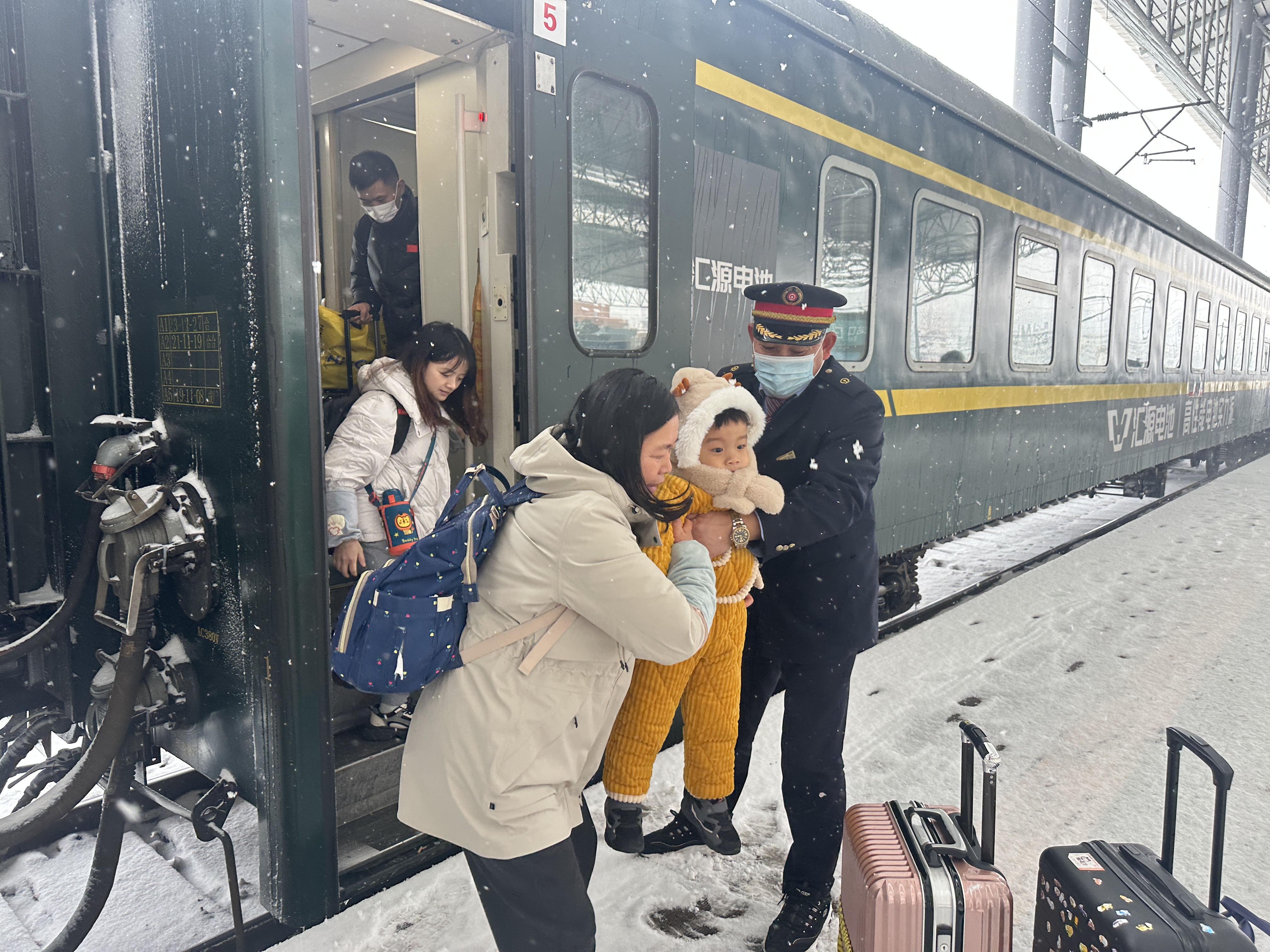 计划增开584列 长三角铁路全力“迎战”返程客流高峰