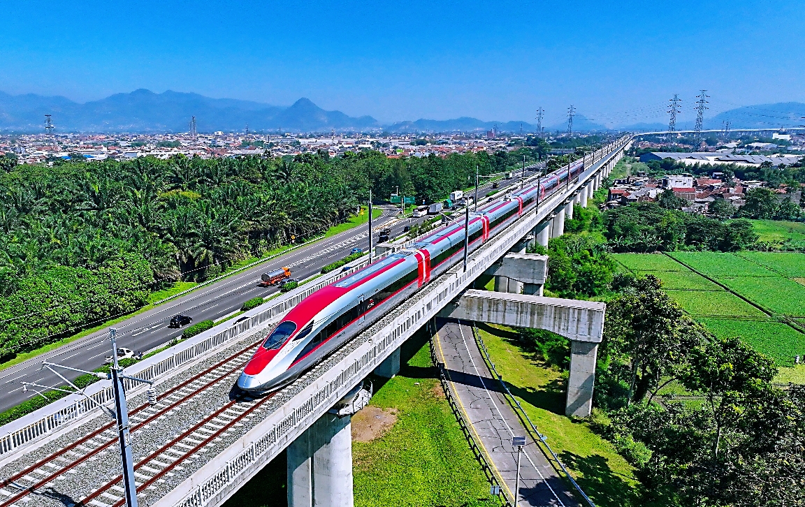 沿江高铁启新程 归乡路与发展路双向提速｜新春走基层