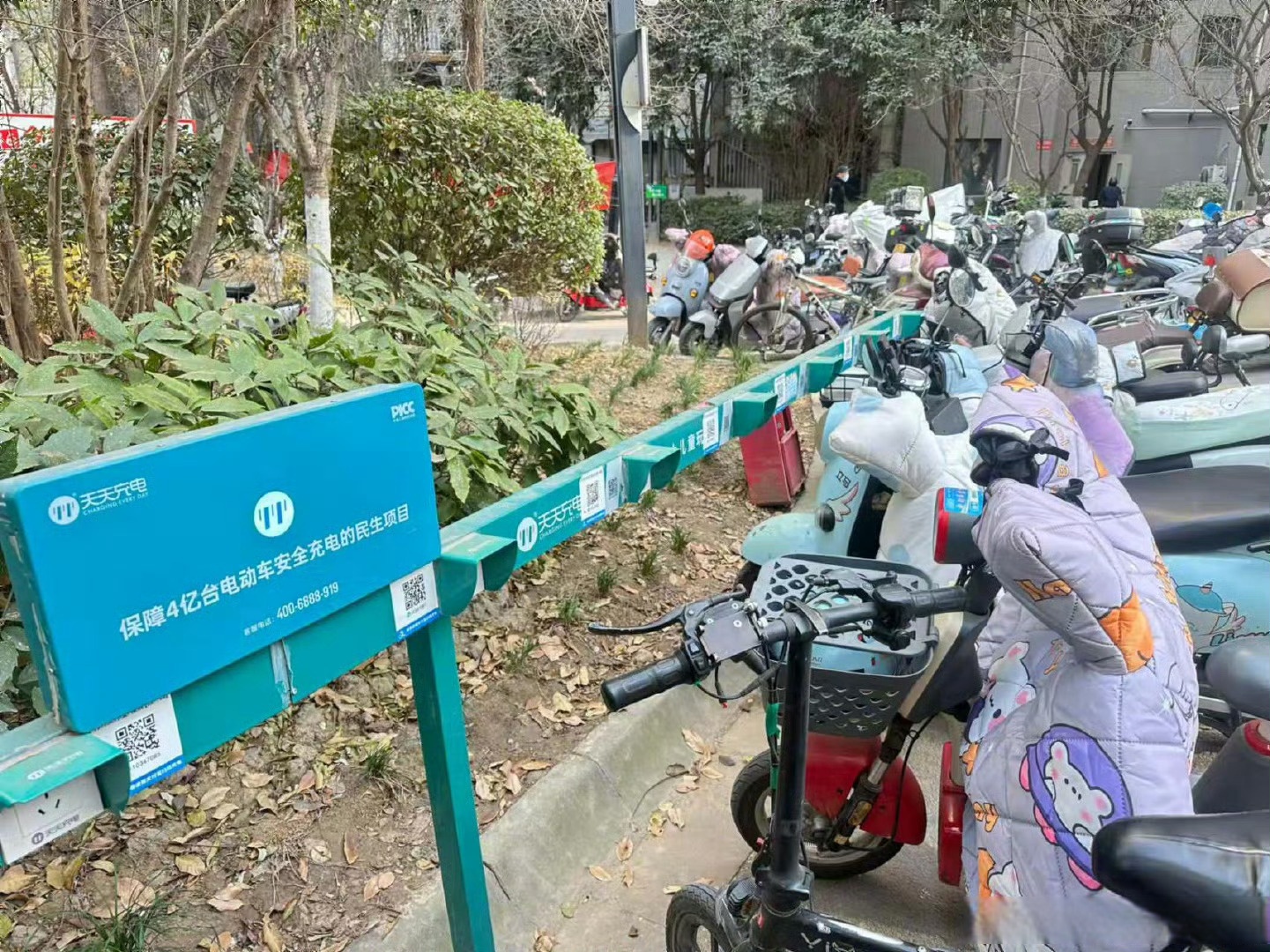 宏柏新材：新余锦宏拟减持公司不超0.32%股份