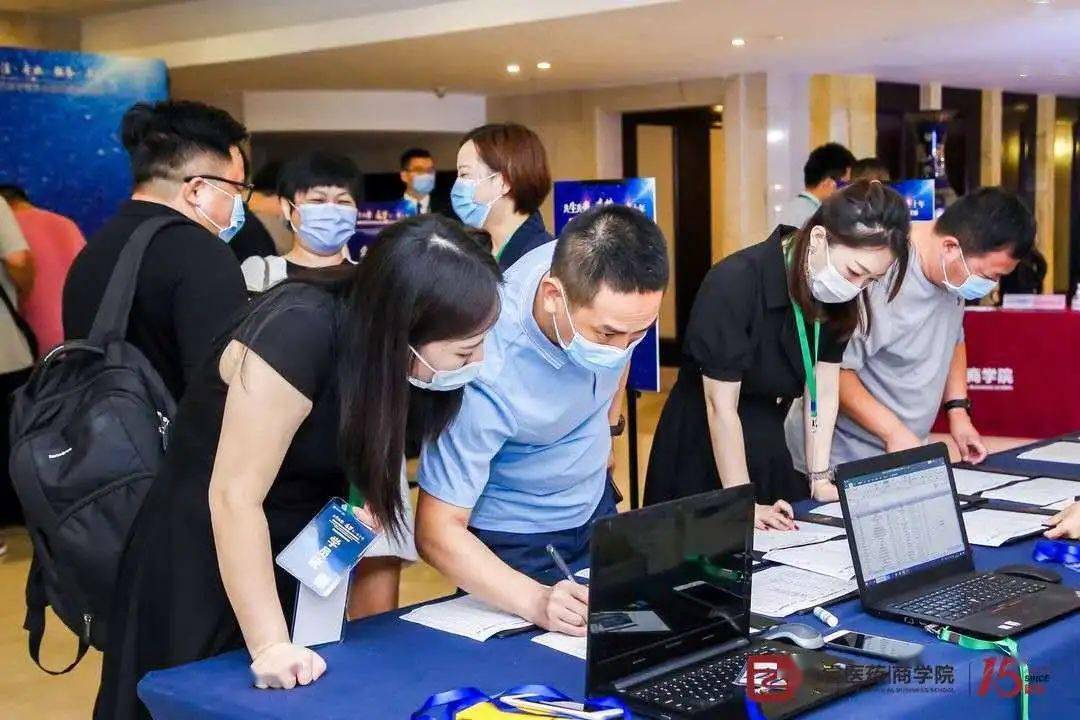 德意志银行中国债务资本市场主管方中睿:人民币逐渐成为新兴经济体的重要融资货币之一