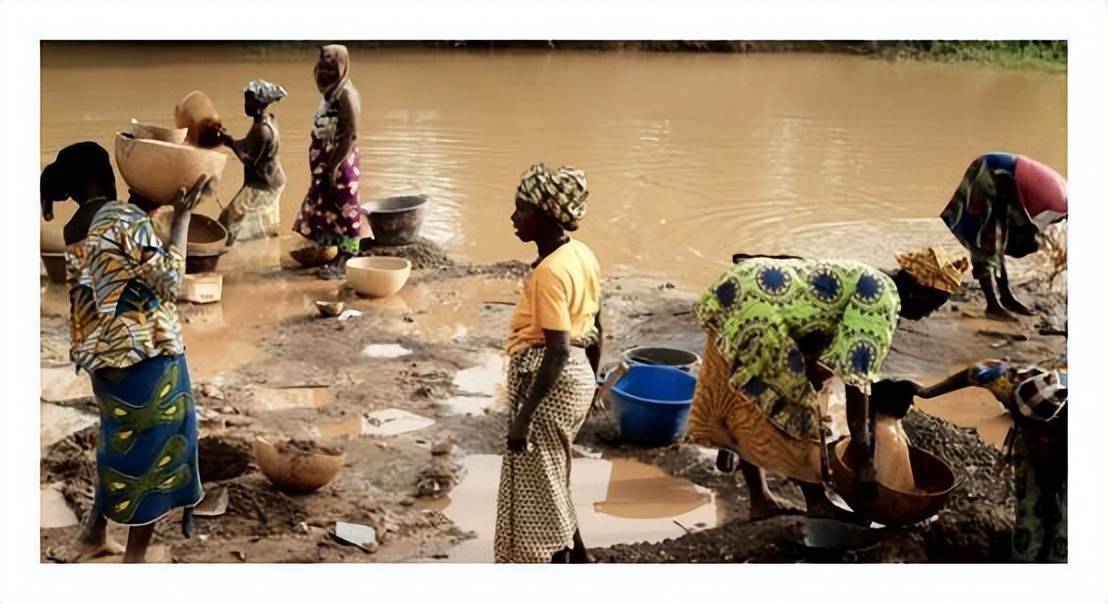 加纳财政部长公布新的外汇储备政策