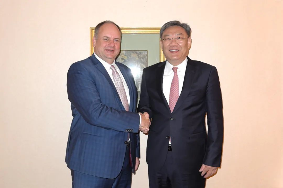 王文涛部长出席全球发展学院成立大会