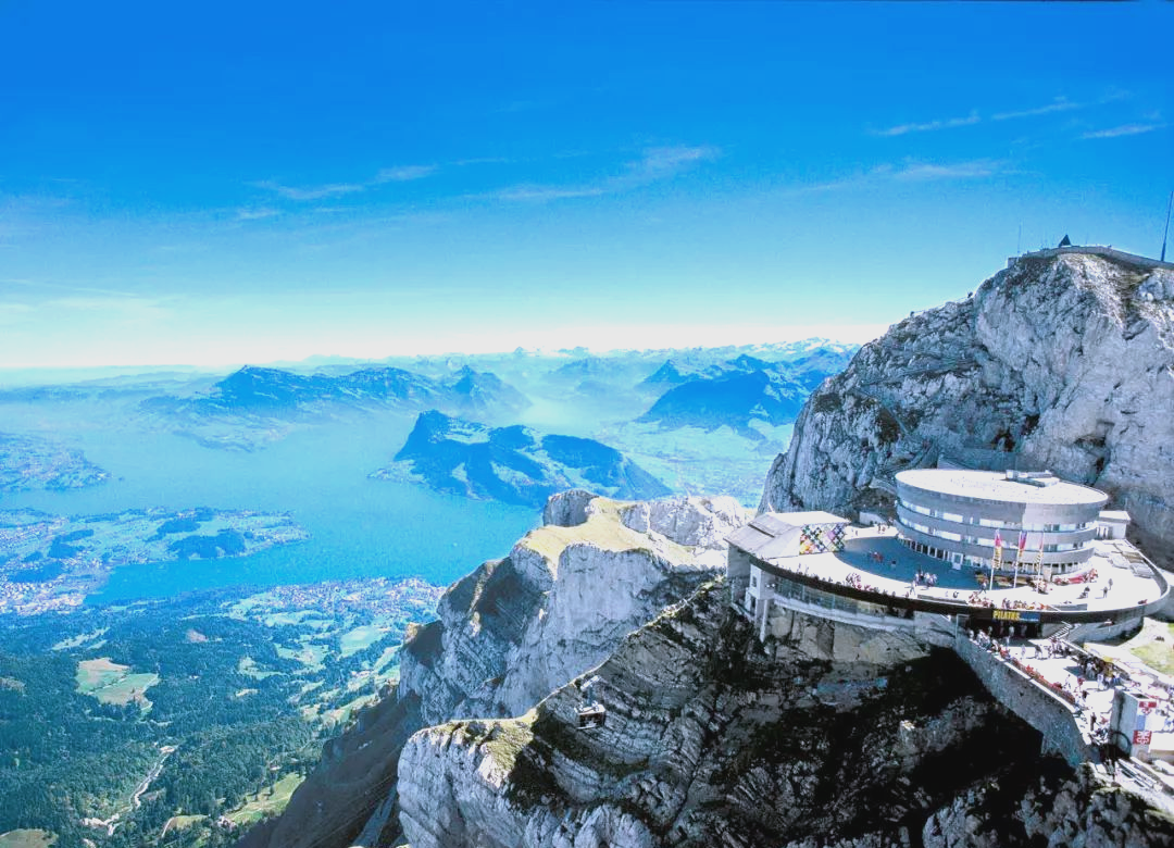 斯二月份游客人数创纪录,但未能提振收入