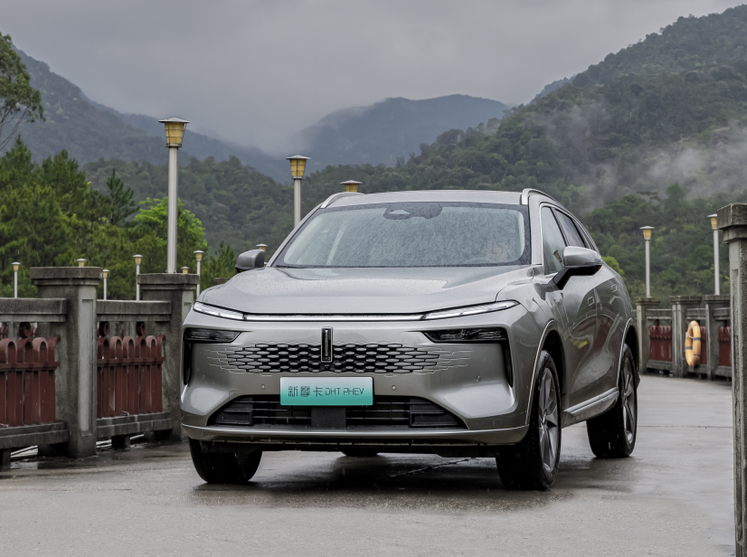 破解半导体天车国际垄断难题 道达智能“腾龙”OHT全球首发