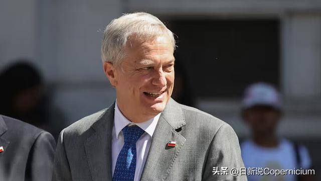 智利新总统卡斯特就职首日签署六项紧急法令
